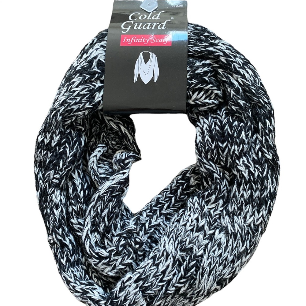 Infinity Scarf 🧣 - Picture 3 of 4